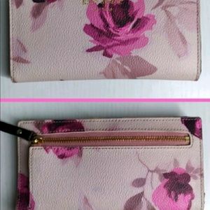 ISO: a crossbody purse to match this wallet.